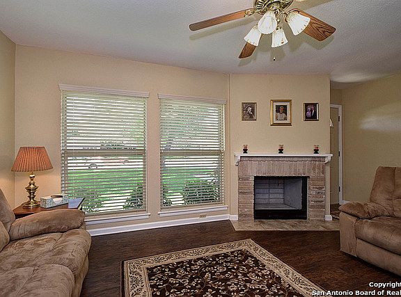 4th image of 7710 Hunter Oaks St