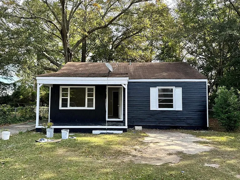 105 Camellia Cir — Photo 1
