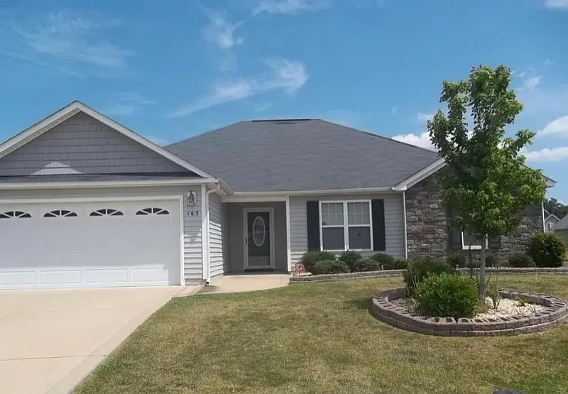 4 bed, 1850 sqft, $2,000 — Photo 2