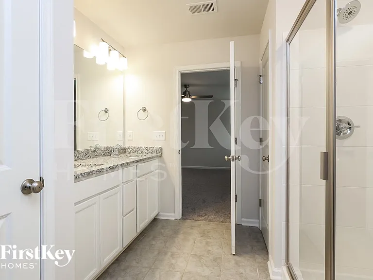 400 Stonefence Dr — Photo 10
