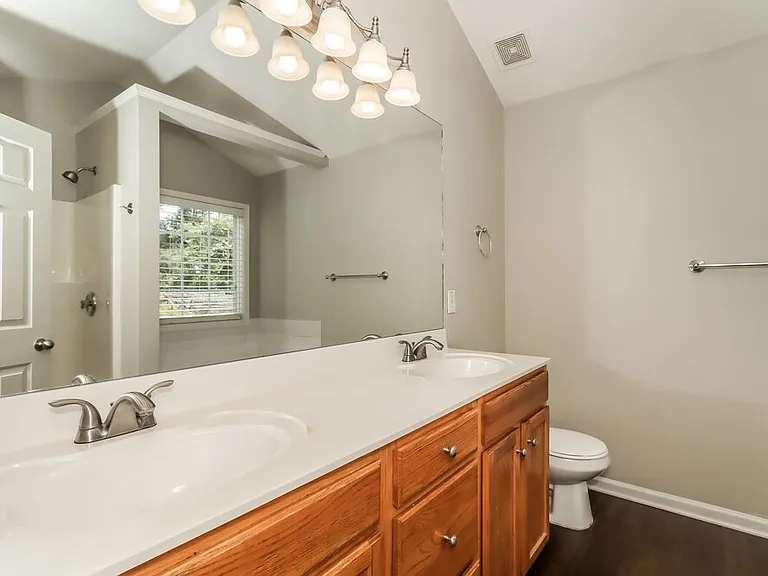 204 Providence Dr — Photo 13