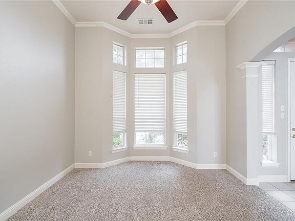 5th image of 127 Wentwood Dr