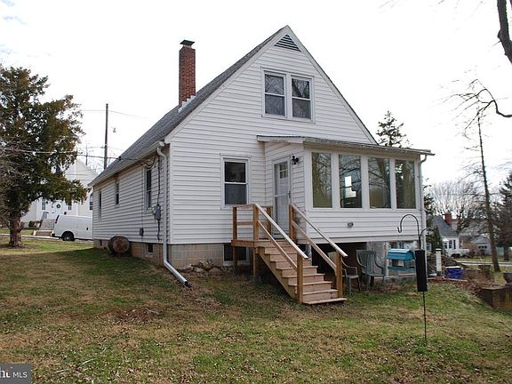 3rd image of 13 N Altamont Ave