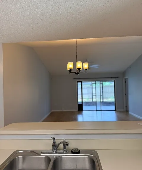 5627 Greatpine Ln N — Photo 5