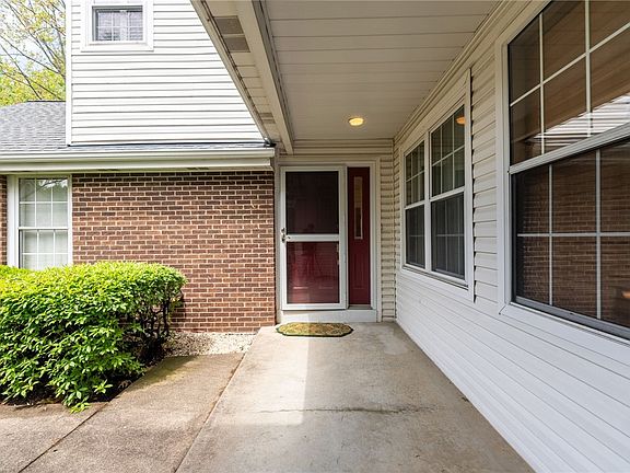 3rd image of 1551 Merion Ln
