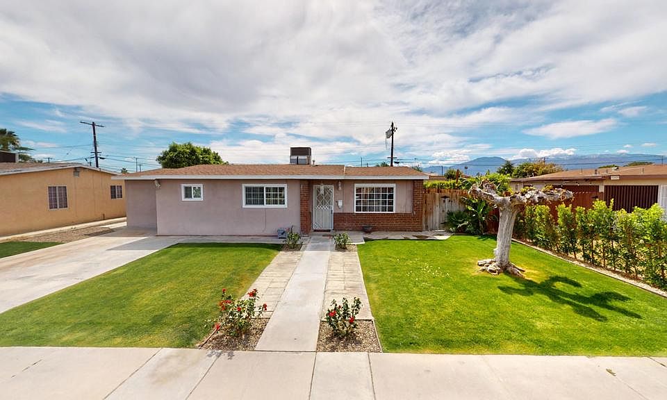 1st image of 82419 El Paseo Ave