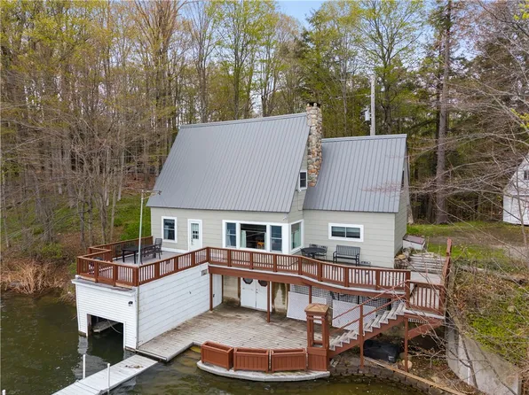 81 Lindenwood Loon Ln, Wayland, NY 14572