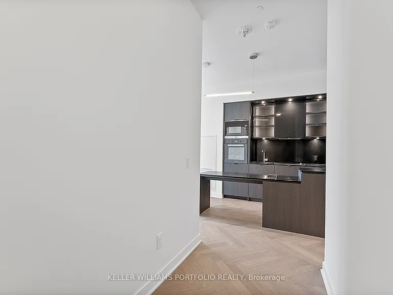 11 Yorkville Ave #2907 — Photo 17