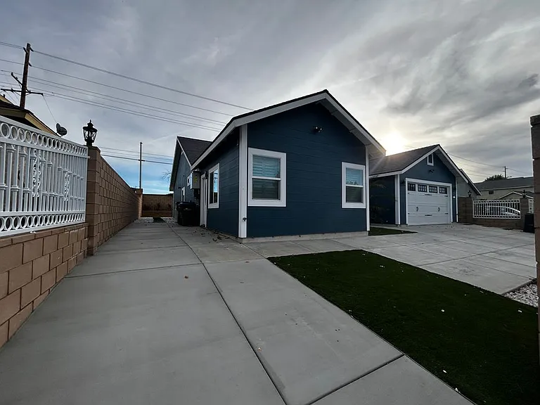 3838 Balmont St #2 — Photo 9