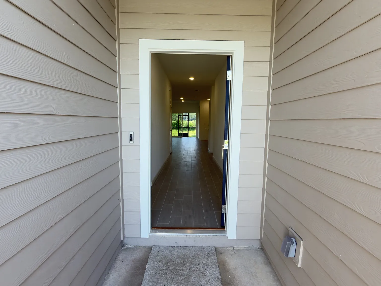 9230 Country House Drive (Elkin D Perez And Yolanda Perez) - Saddle Oaks - 9230 — Photo 2