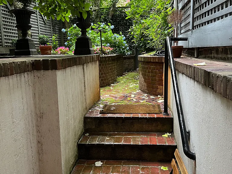 16 Louisburg Sq — Photo 7