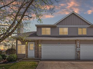 960 106th Ln NW APT 28, Coon Rapids, MN 55433