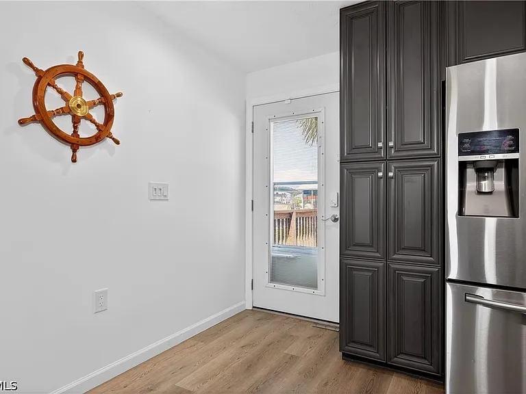 3864 Royal Palm Dr — Photo 17
