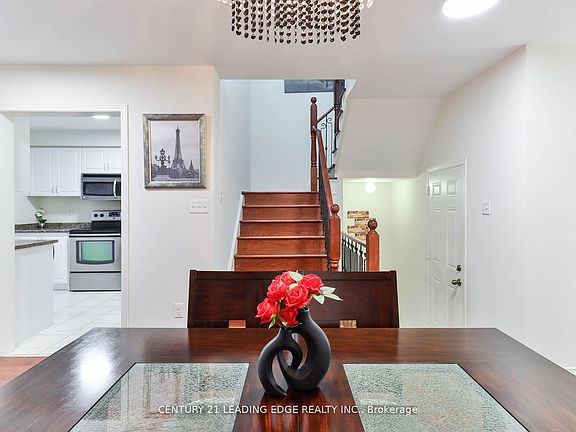 5th image of 15 Robertdale Ct