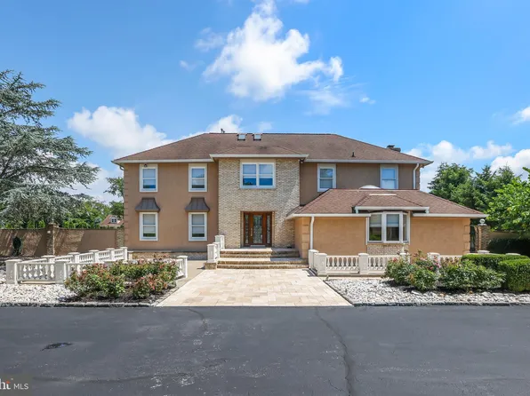 53 Kelly Driver Rd, Laurel Springs, NJ 08021