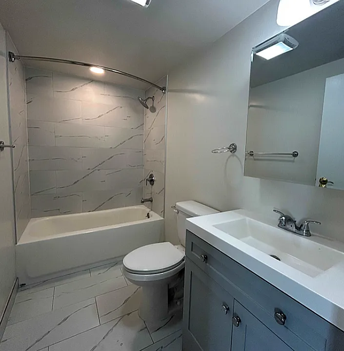 BATHROOM 2