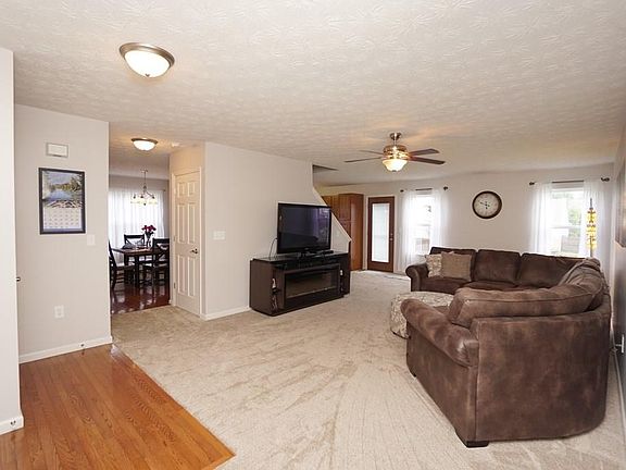 5th image of 926 Brookwood Dr