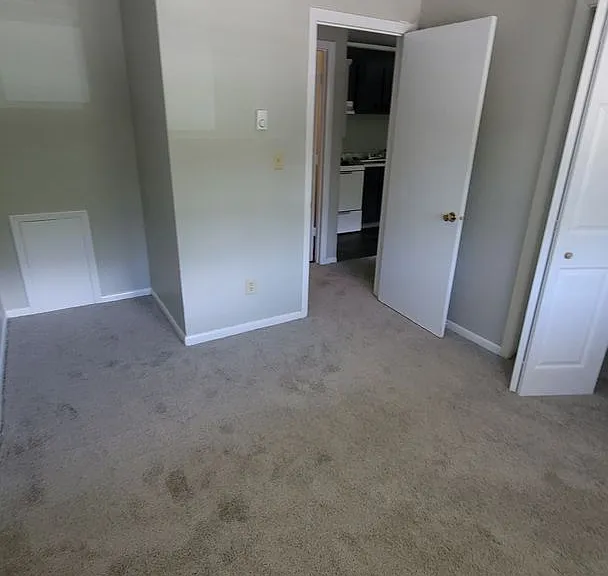 Slate Creek Apartments & Townhomes — Photo 32