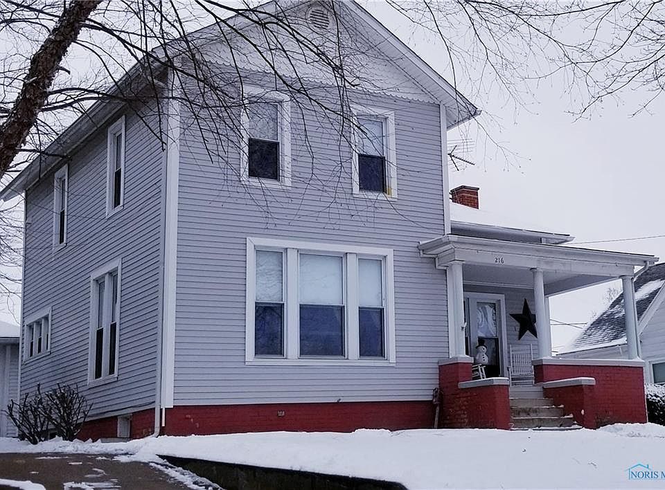 1st image of 216 E Washington St