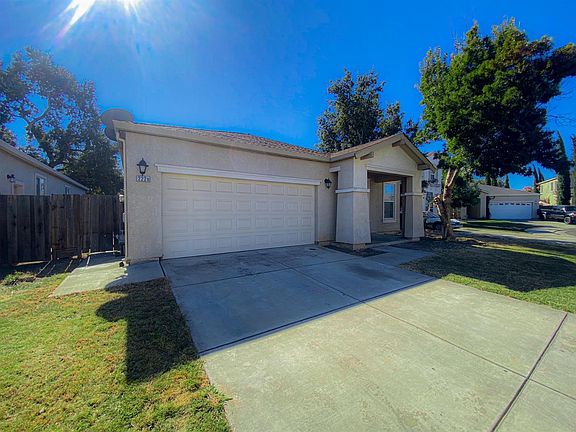 2nd image of 2228 Country Oak Ln