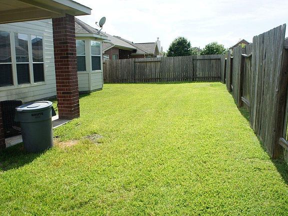 3rd image of 4609 Meridian Park Dr