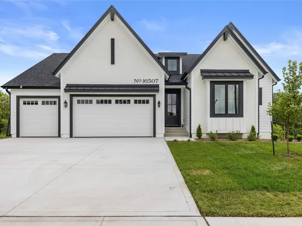 16507 Ironwood Ln, Urbandale, IA 50323