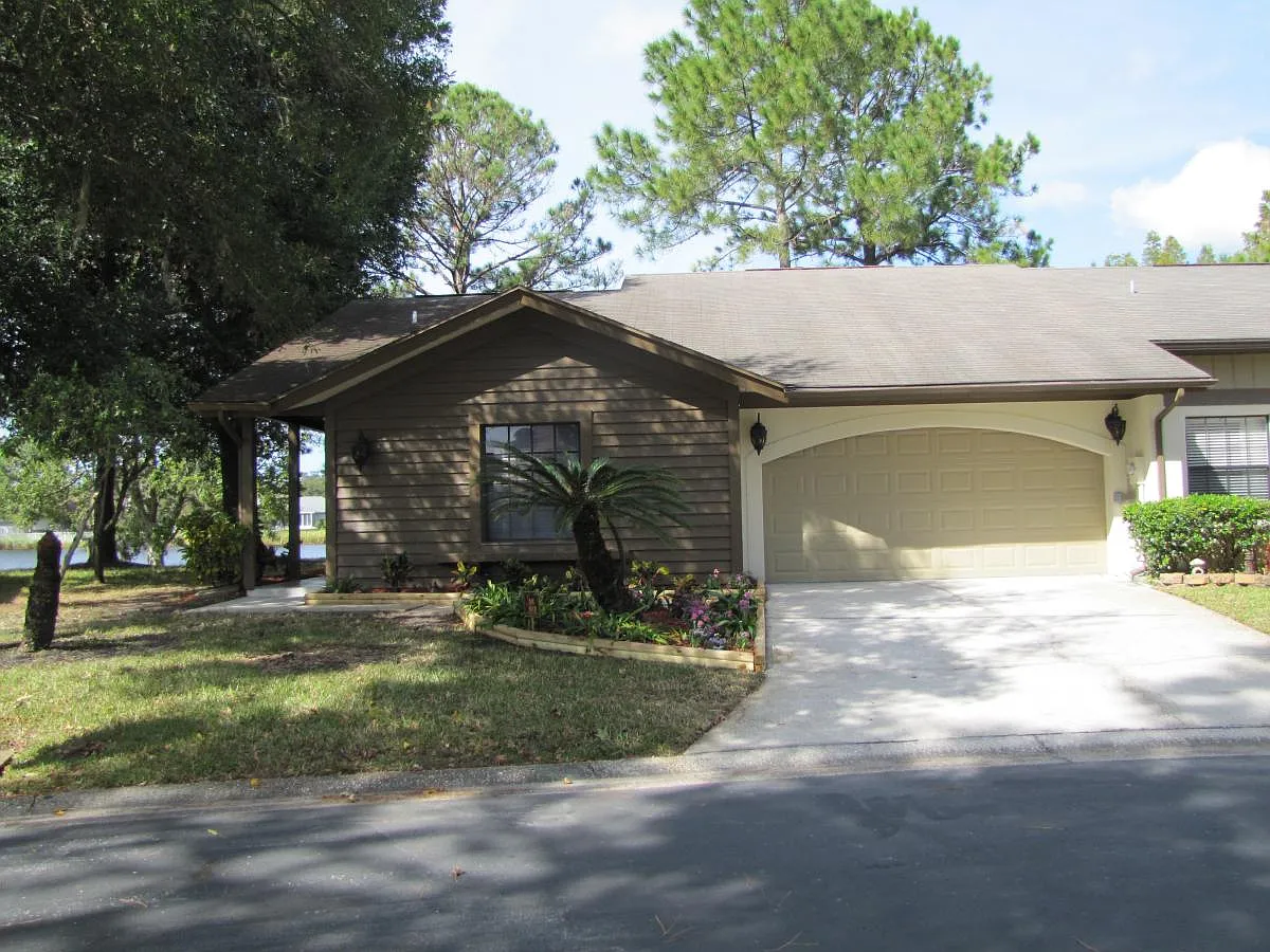 3 bed, 1356 sqft, $2,500 — Photo 1