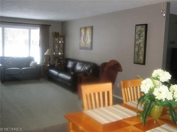 3rd image of 6324 Cambridge Park Dr