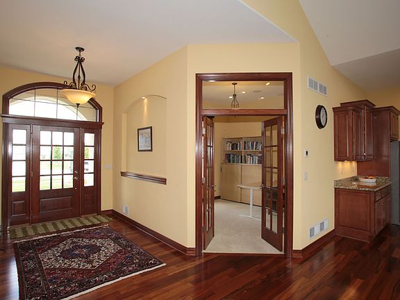 5th image of N49W18354 Green Meadow Ct