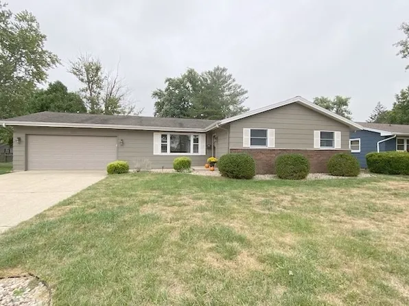 926 Westgate Dr, Charleston, IL 61920
