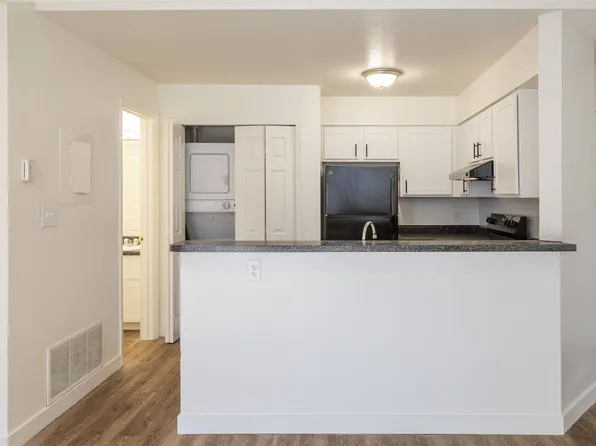Western Terrace Apartments