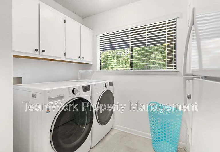 1161 Shadow Lake Cir #E — Photo 12