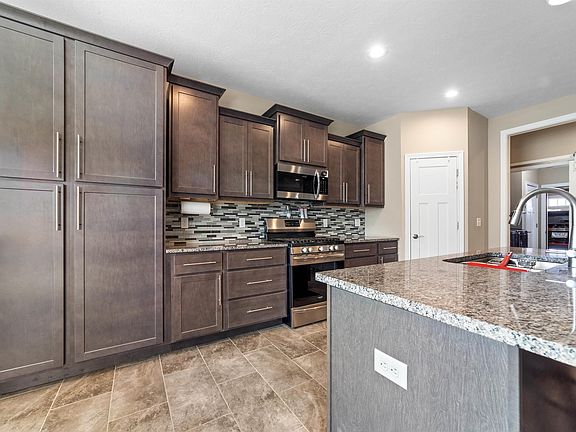 3rd image of 4658 Leeward Ln