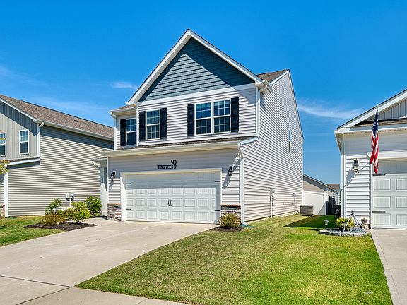 2nd image of 30 Branch Wood Dr