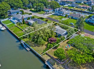 24 Dolphin Rd, East Quogue, NY 11942