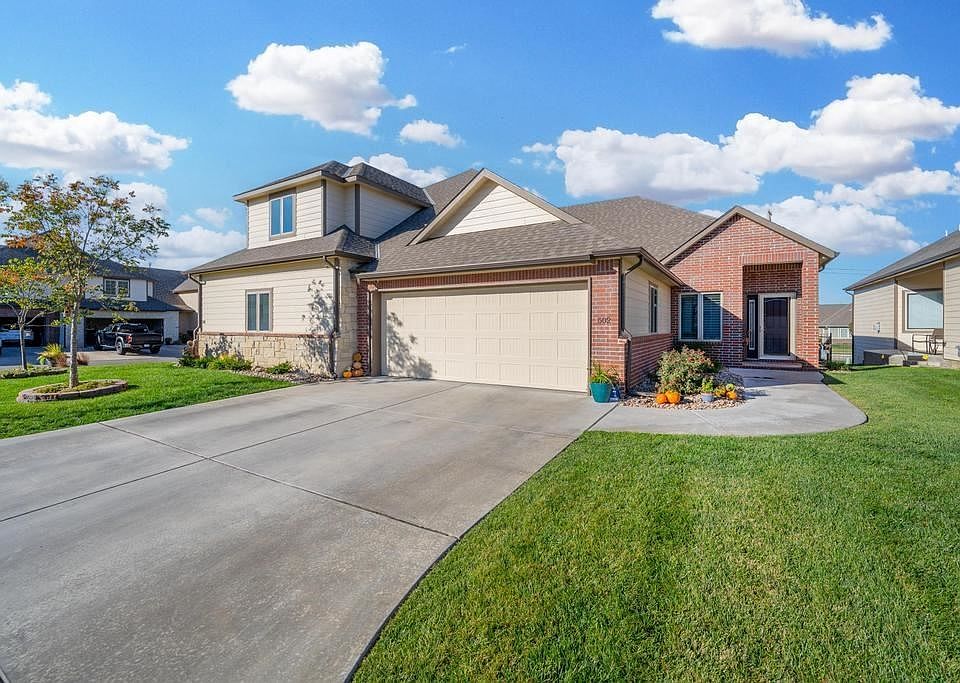 1st image of 818 McCloud Cir Unit 502