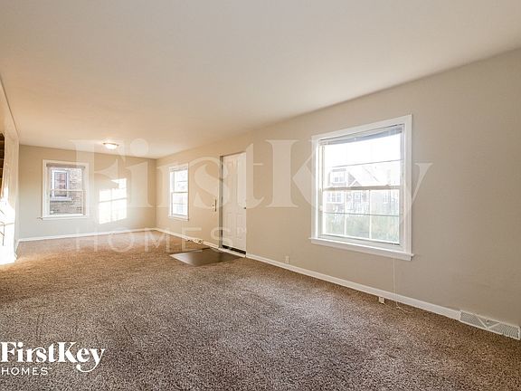 3rd image of 19 E 140th Ct