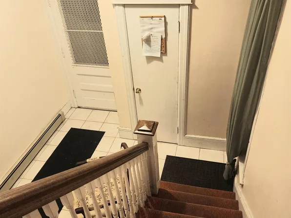 122 Jewett Avenue image 2 of 16