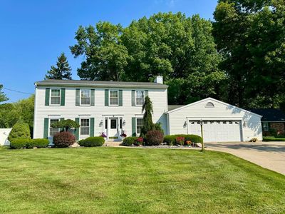 4 Five Oaks Dr, Saginaw, MI, 48638
