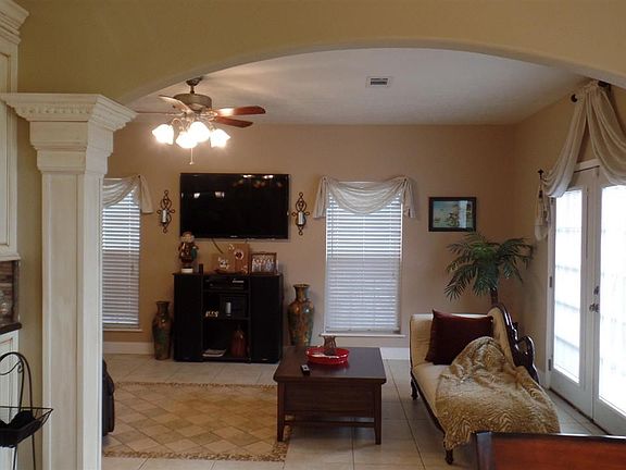 5th image of 7633 Oakmont Dr
