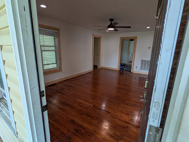 1202 Glynridge St — Photo 3