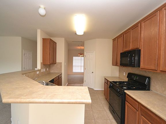 4th image of 107 Oakland Cv