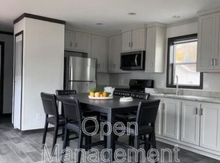 2301 SW Oralabor Rd #11, Ankeny, IA 50023