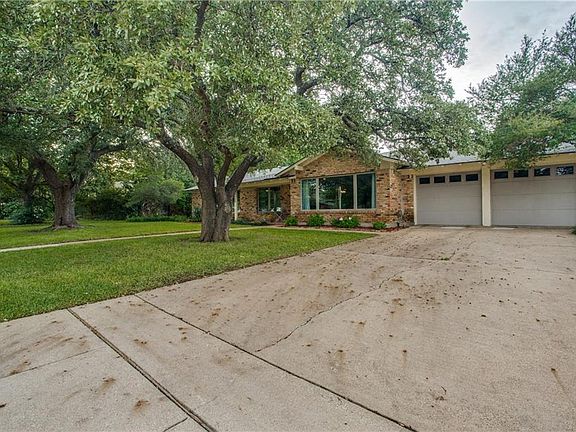 3rd image of 6009 Wedgmont Cir N