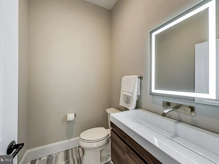 3104 Sleepy Hollow Rd — Photo 45