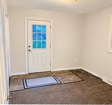 3 bed, 1050 sqft, $2,100 — Photo 3