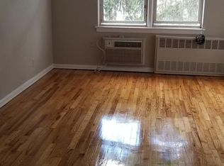 2150 Clintonville St #1, Flushing, NY 11357