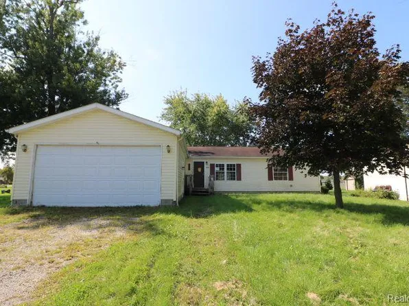 205 N Glassford St, Capac, MI 48014