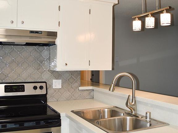 5th image of 616 N Flores St APT 104