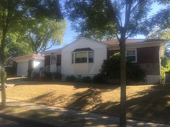 2nd image of 62 E Cheshire Pl